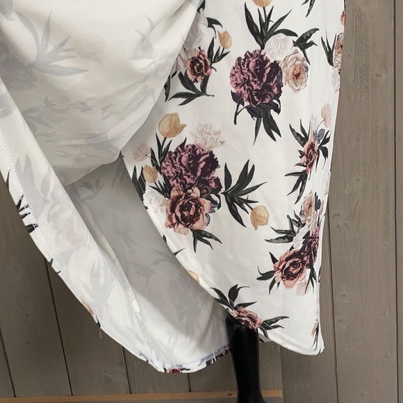 Boohoo Floral Wrap Midi Dress - Picture 4 of 7